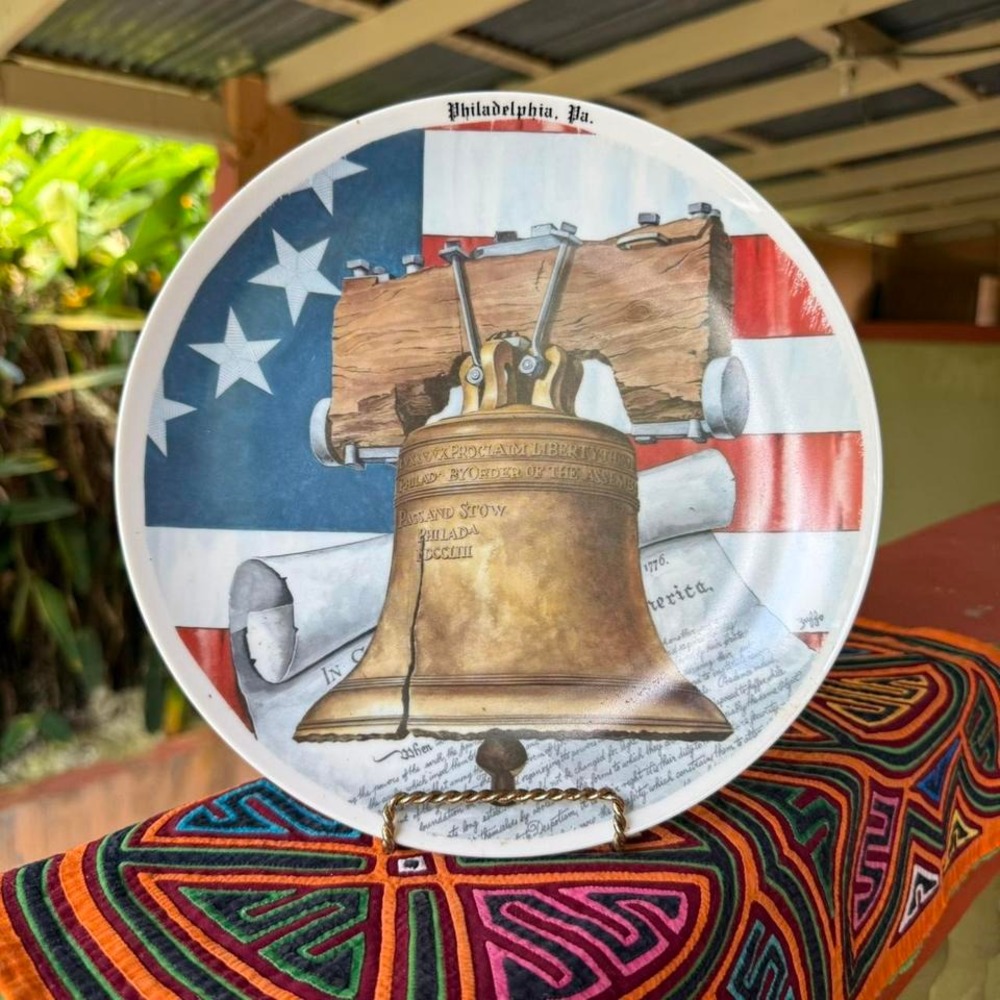 Liberty Bell Philadelphia Porcelain Plate‎ 9.5" Vintage USA Souvenir